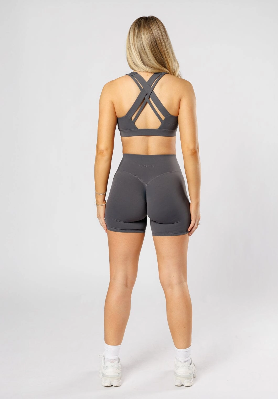 No Slip Gripper Daily Layer RecStretch? Original Sculptseam? Plus Short 6" Carbon