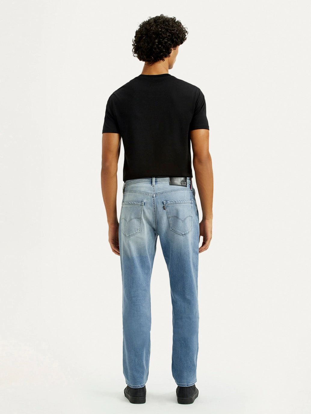 Workday Outfit Men's Redloop 541 Light Indigo Athletic Tapered Fit Mid Rise Jeans