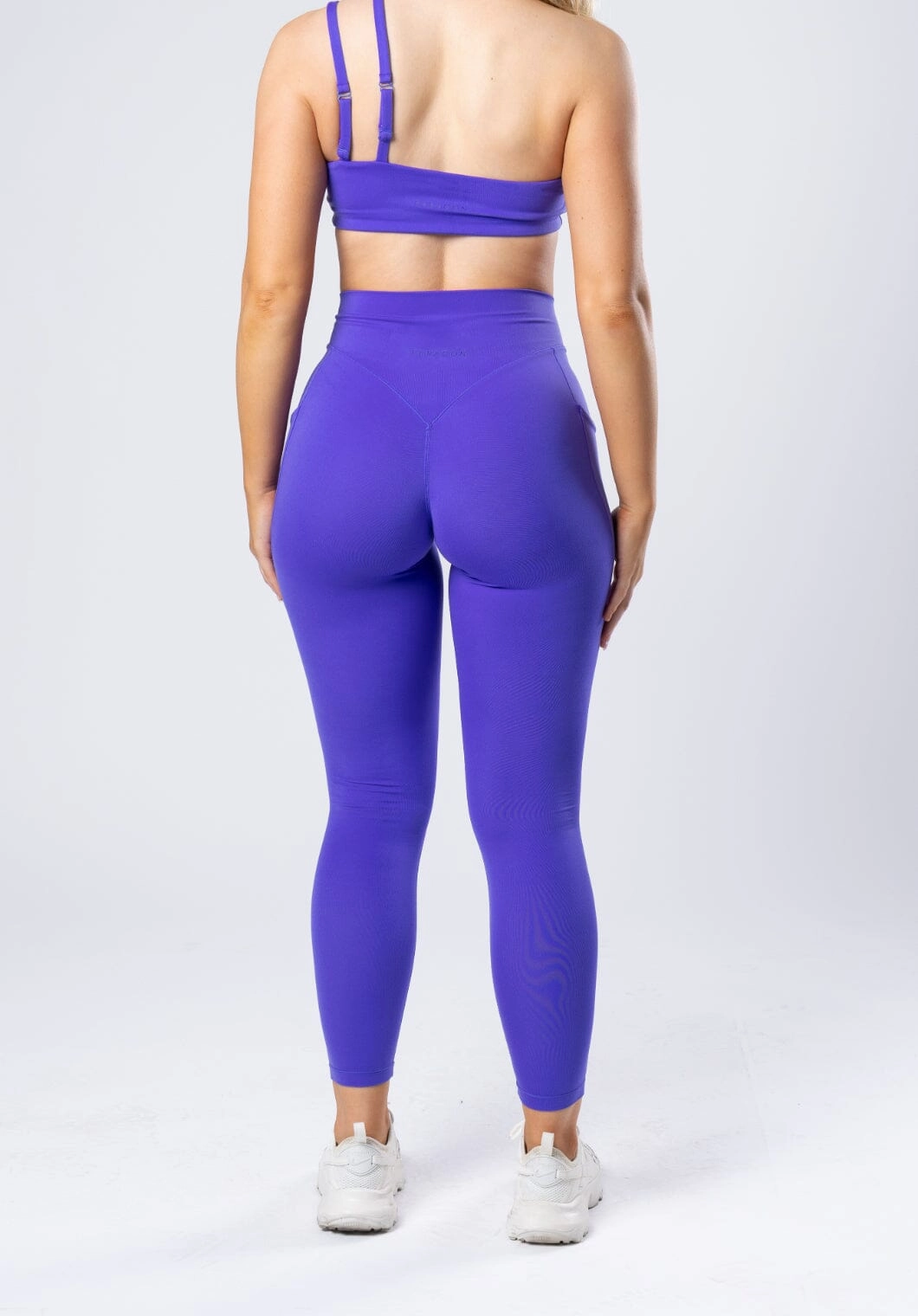 Sweat Wicking Lining Reluna Dip Pocket Sculptseam? Legging Moon Motel