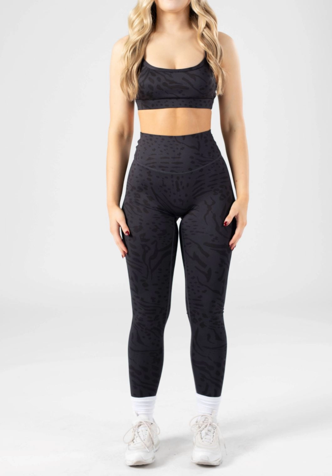 Fitness Lover Moisture Wicking Durable Abrasion Resistant Fabric Reluna Original Sculptseam? Legging Panther