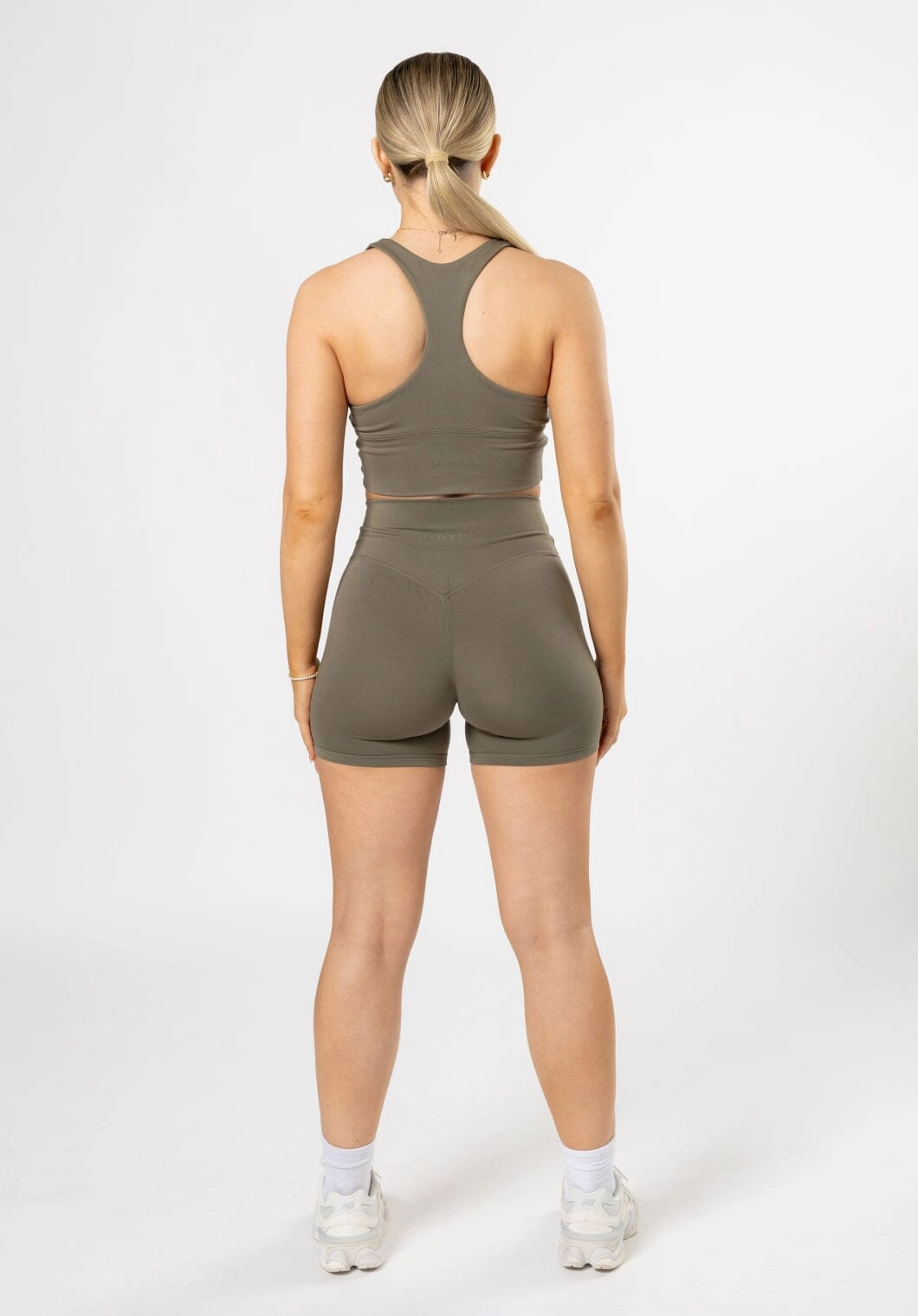 Slim Waist WrinkleFreeFabric Reluna Original Sculptseam? Short Everglades