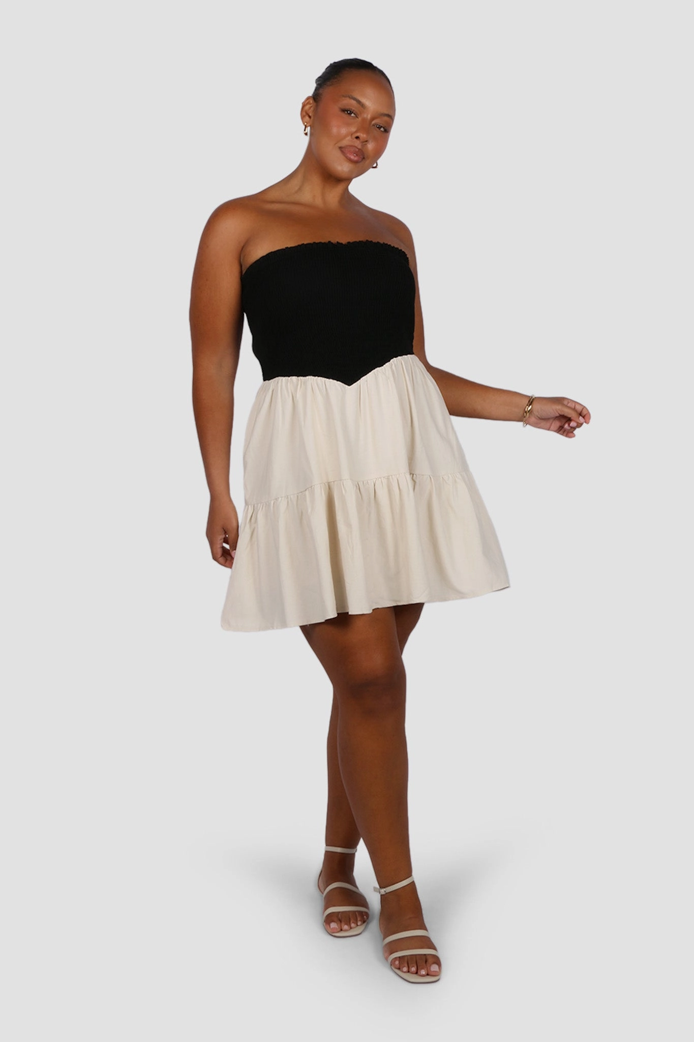 RYLIN DRESS NEUTRAL/BLACK Chic Balance
