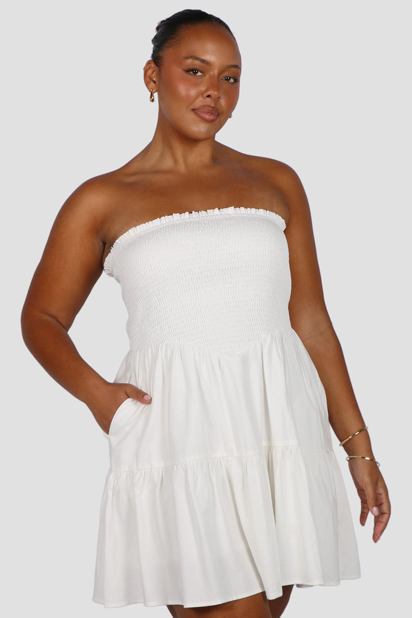 RYLIN DRESS WHITE Evening Glow Urban Chic