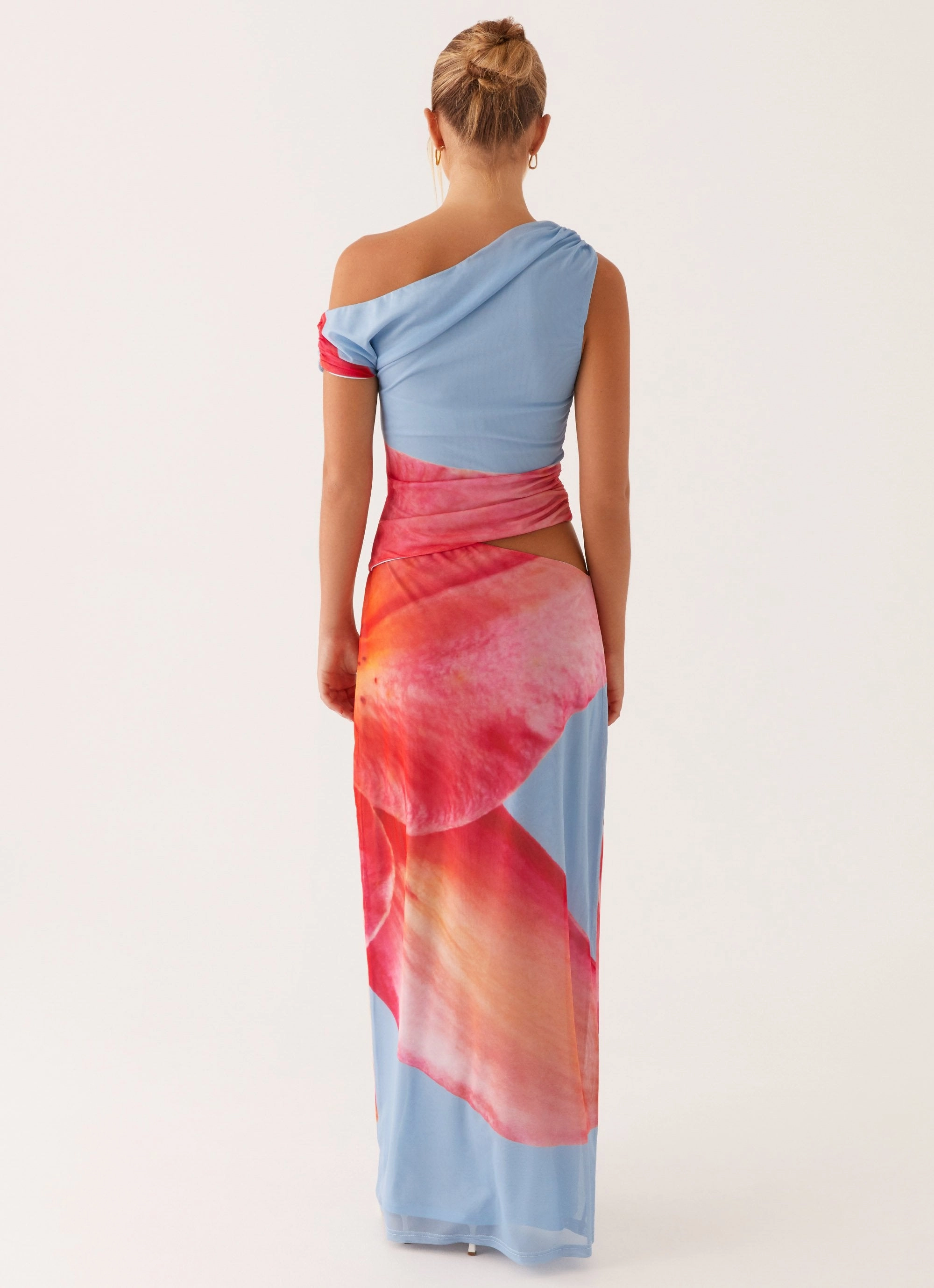 Santa Monica Maxi Dress - Blue Floral Minimalist-Style Easy and Effortless
