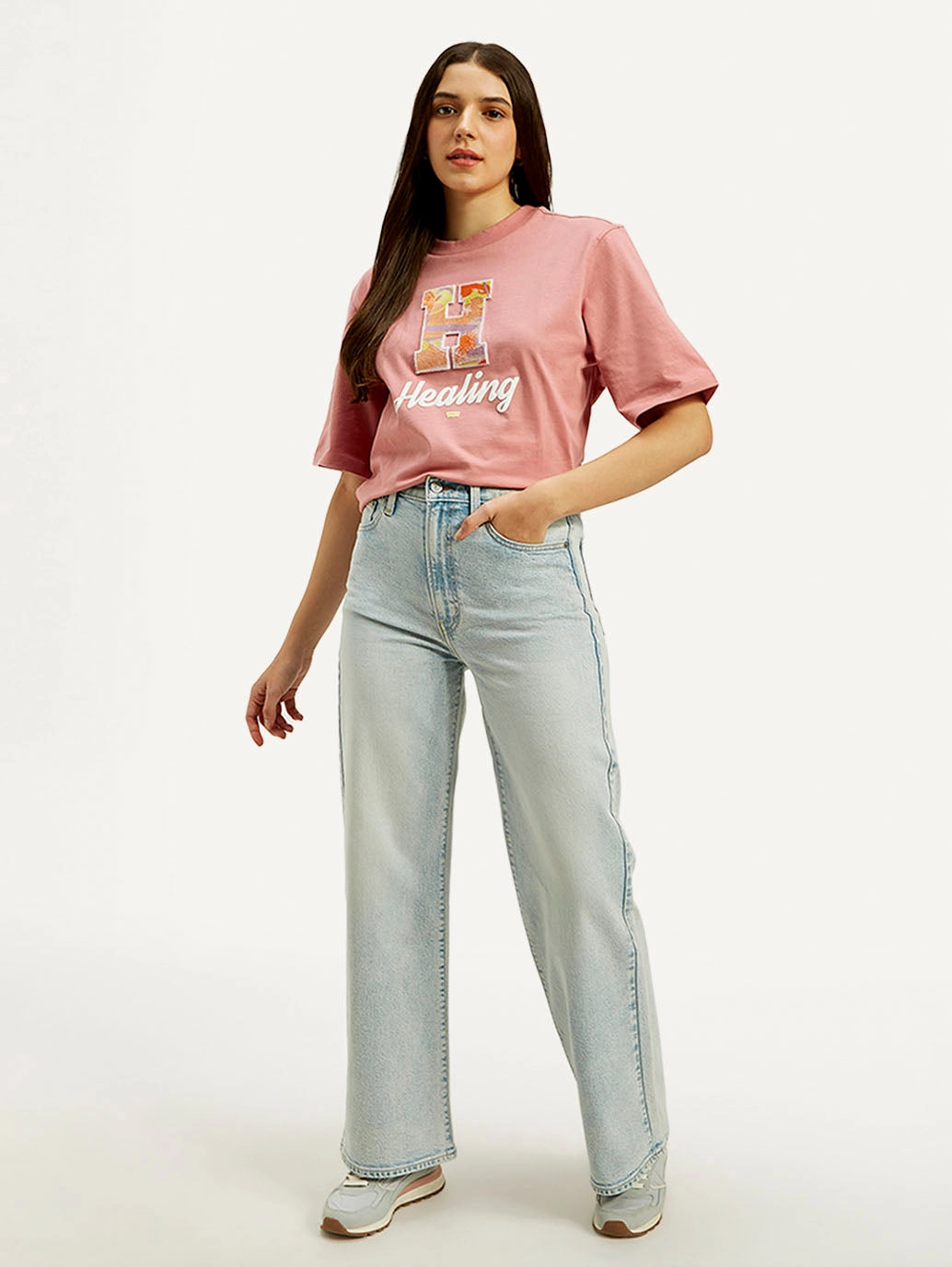 Multi Pocket Design Flattering Fit Women's Light Blue Ribcage Bell Bottom Wide Leg Fit High Rise Jeans