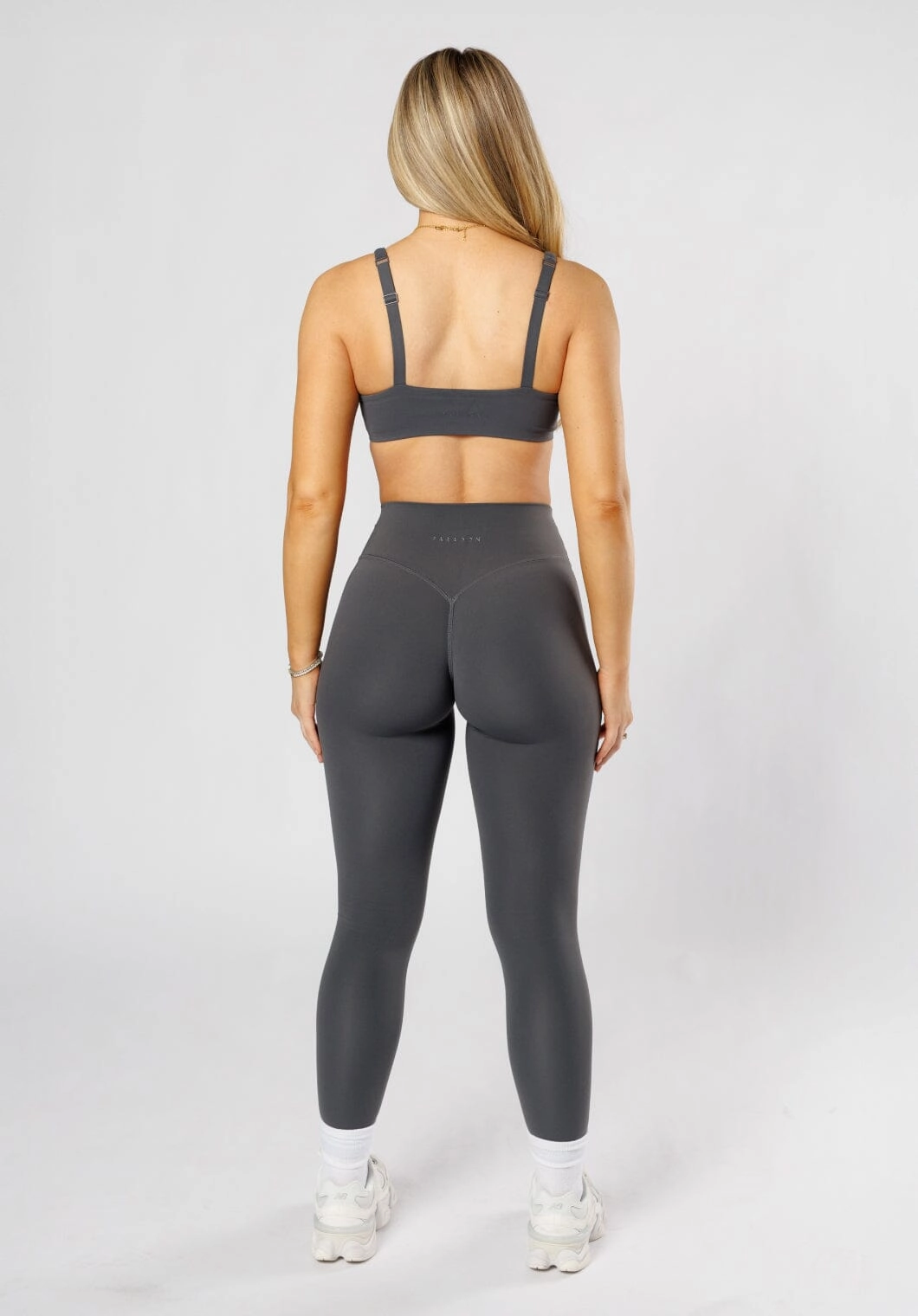 FormLux? Original Sculptseam? Plus Legging Carbon Moisture Wicking Technology