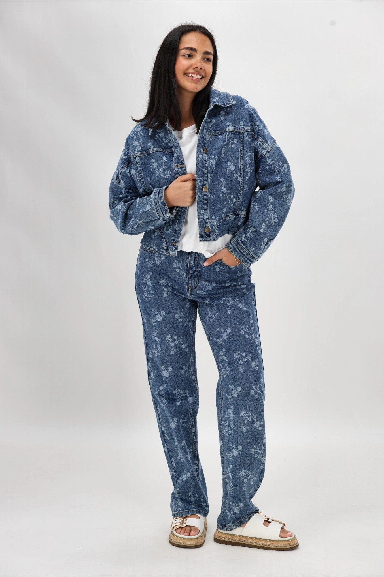 Sealed Seams Structured Casual Fit Shine On Label Everlasting Cropped Denim Jacket Dark Indigo Floral Print