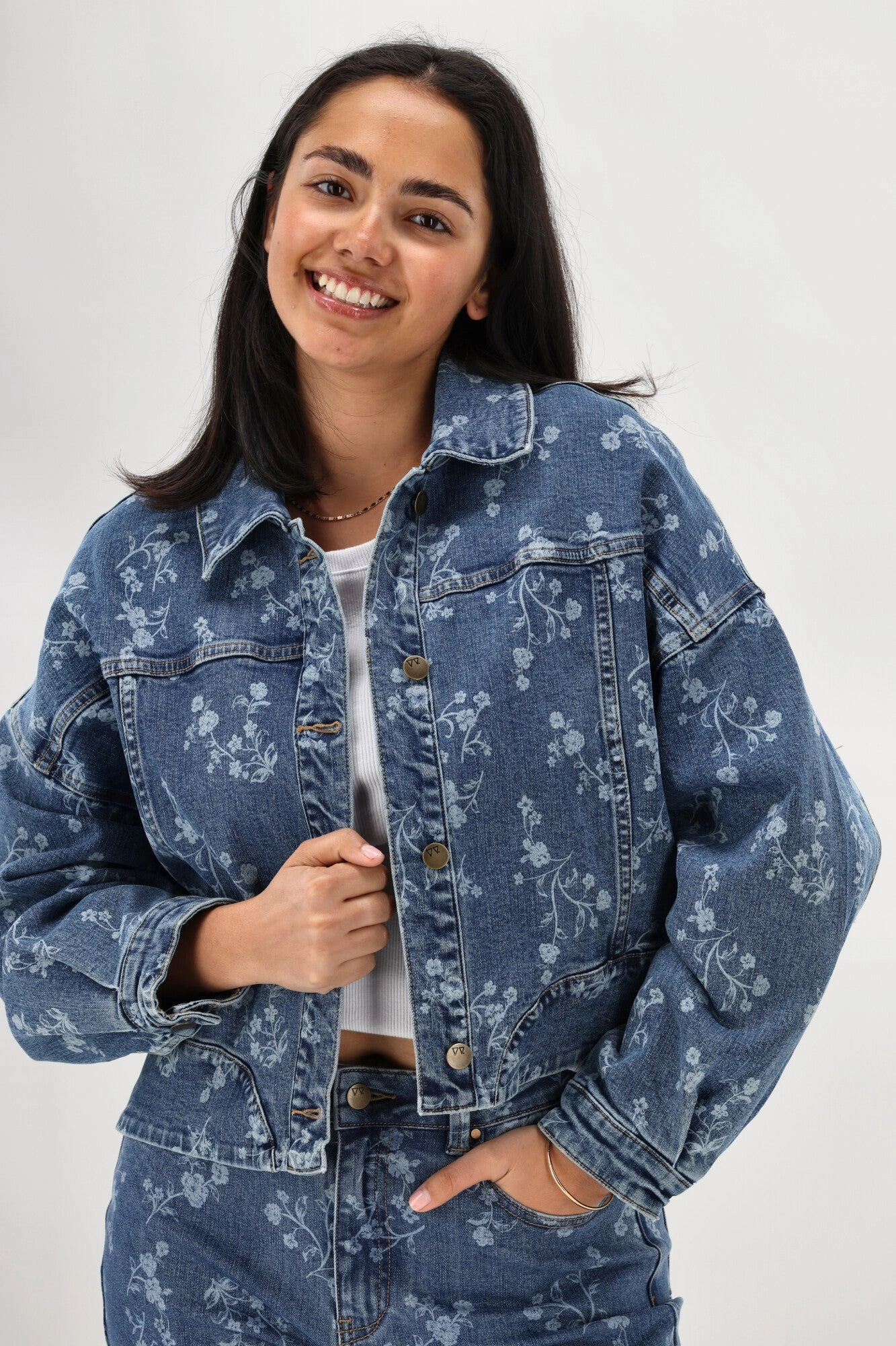Shine On Label Everlasting Cropped Denim Jacket Dark Indigo Floral Print Transitional Daily Fit