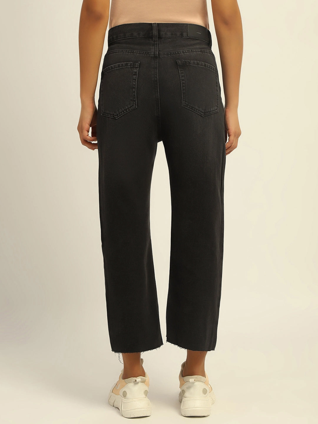 Polished Look Outdoor Adventure Stylish Madame Black Boyfriend Fit Cotton Denim