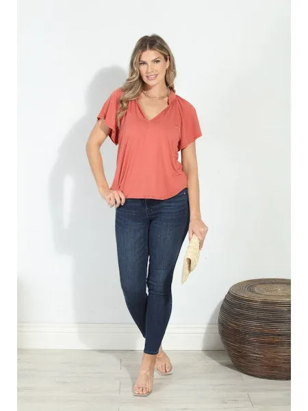 SPLIT NECK SS TOP Minimal Look No-Shrink Fabric