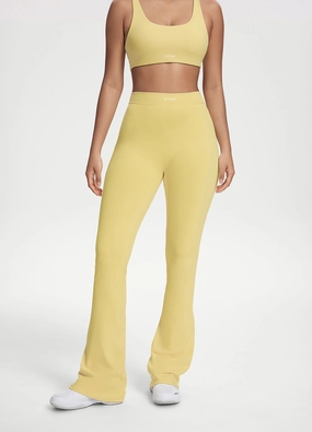 Modern Cut High Elasticity Scrunch Back Flared Leggings