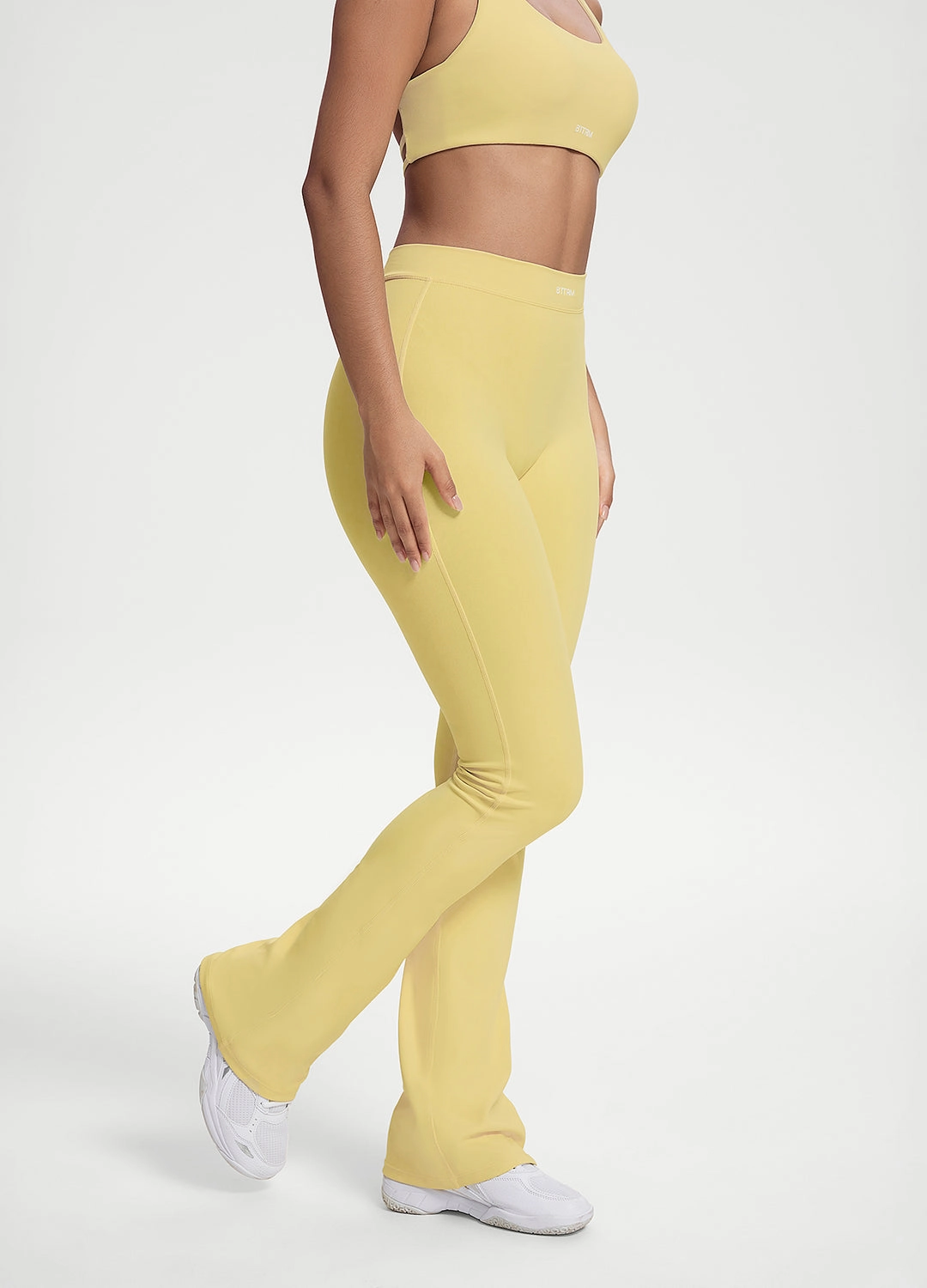 Anytime Wear Airy Feel Scrunch Back Flared Leggings