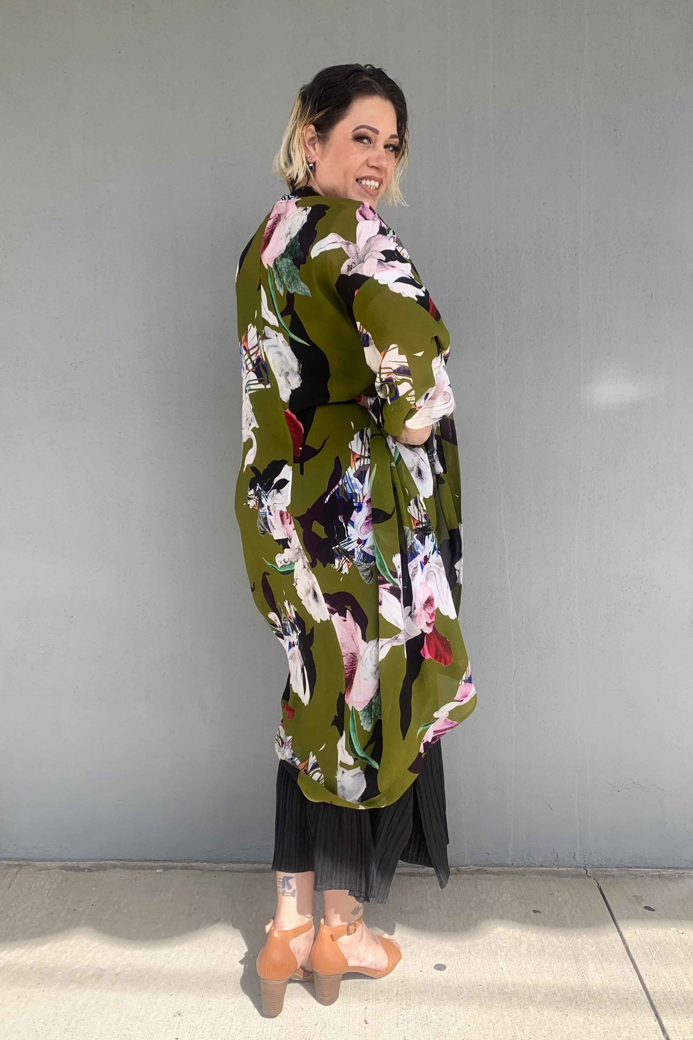 Blanc - T543 Swann Kimono Holiday Trip