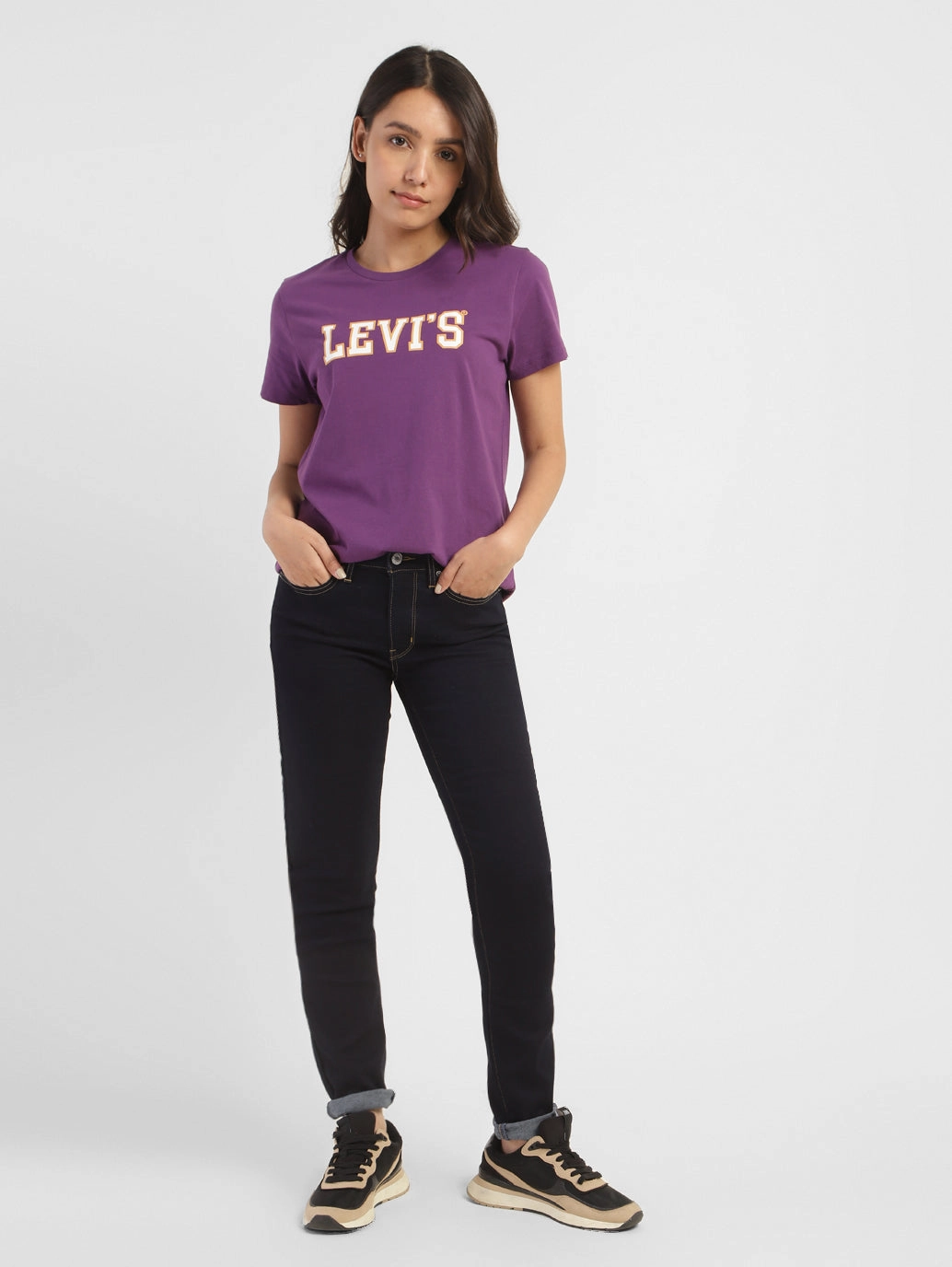 Women's 711 Blue Skinny Fit Mid Rise Jeans Simple Outfit