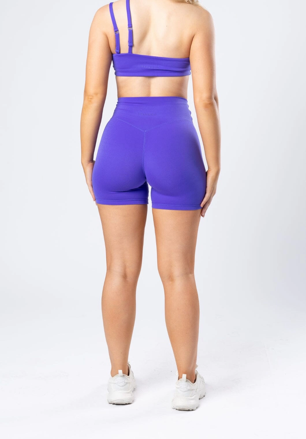 Reluna Original Sculptseam? Short 6" Moon Motel Elastic waist Denim shorts