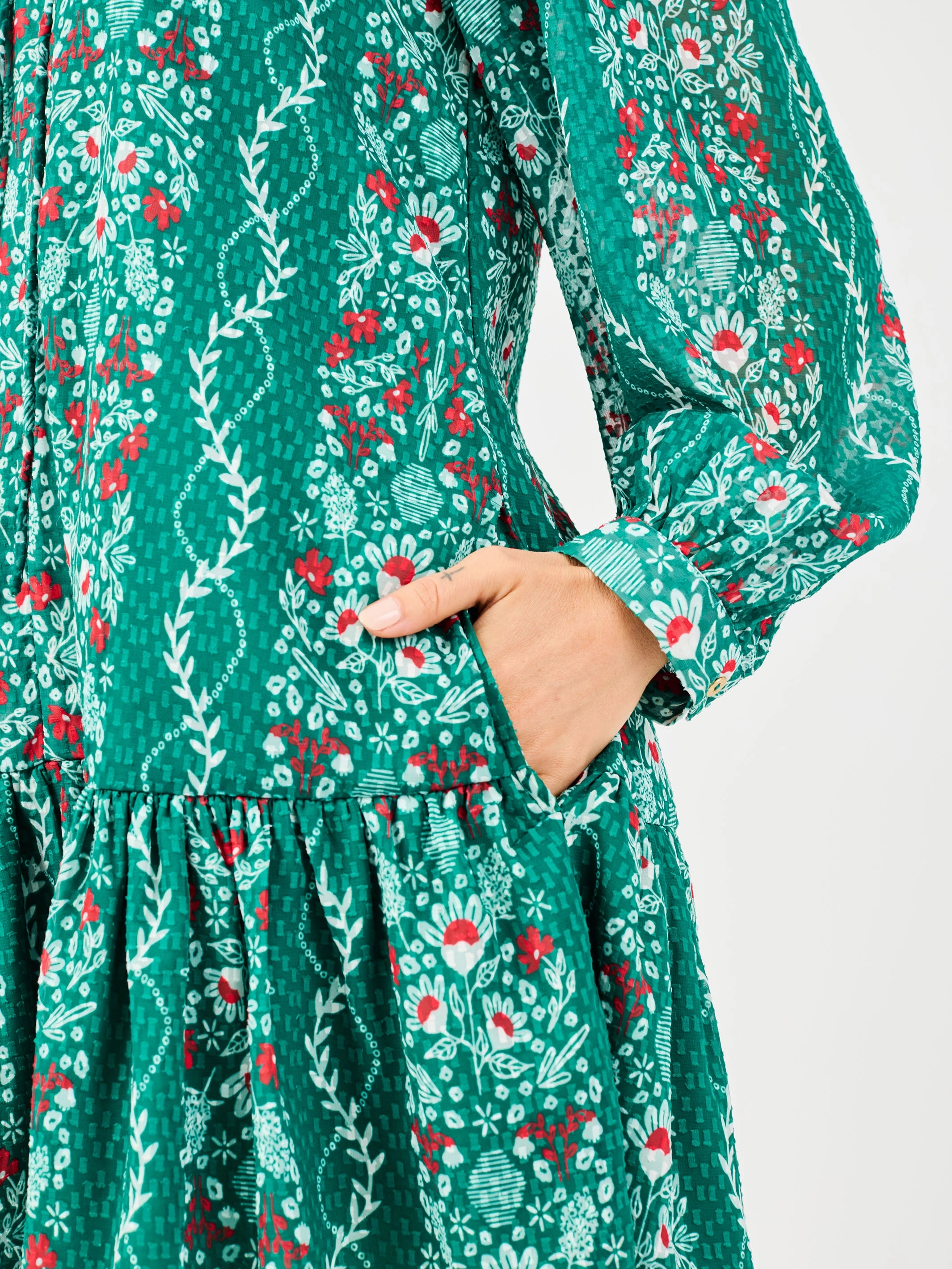 Lace Soft Curve Friendly Natasha Dress | Ivy Lane Green