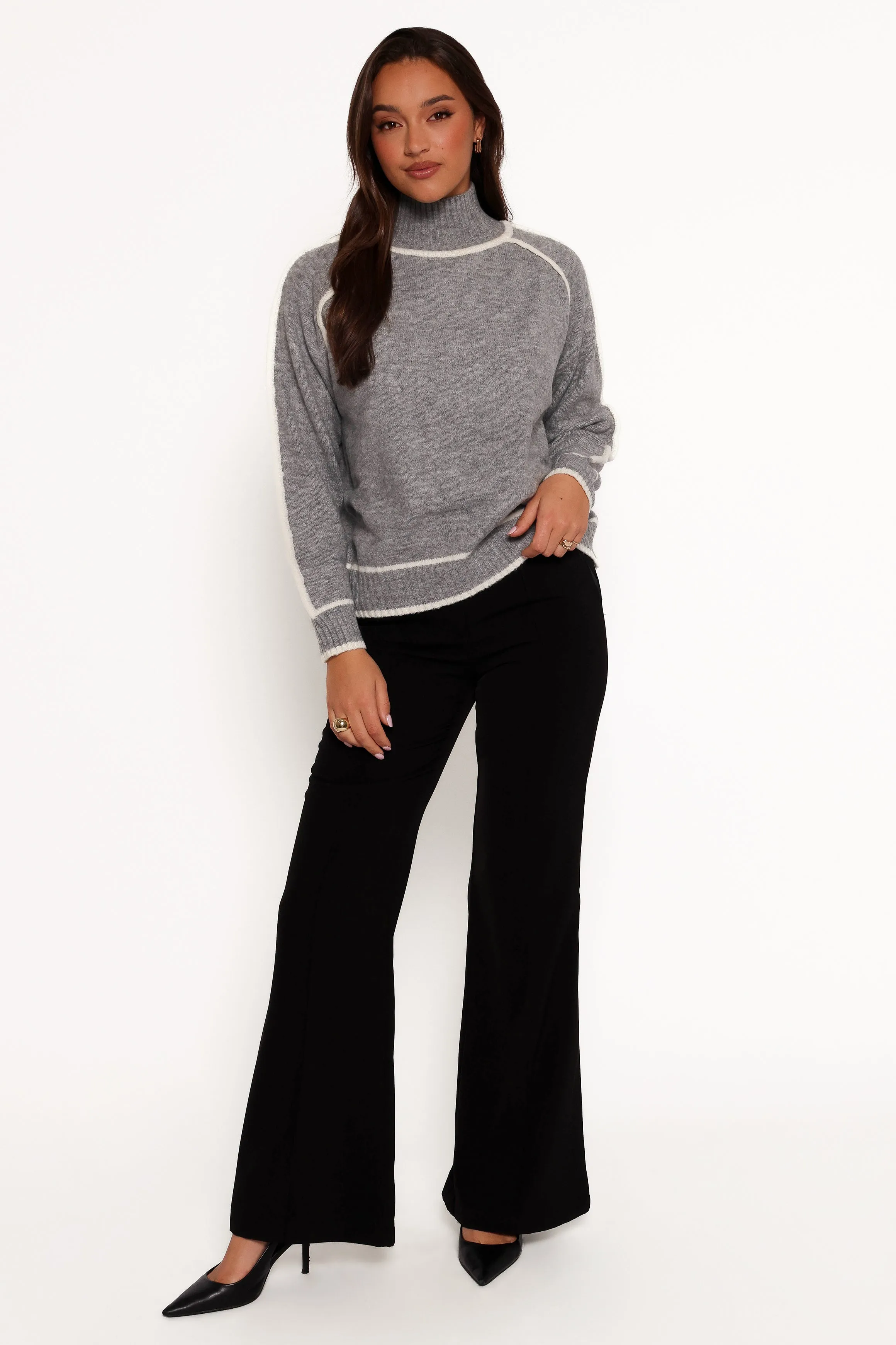Rylee Contrast Hem Knit Sweater - Grey Weekend Comfort