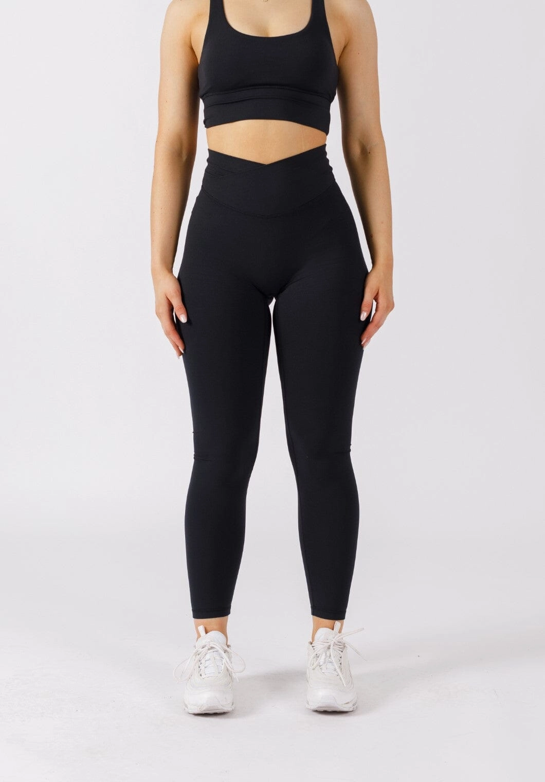 AirSilk Crossover Sculptseam? Legging Black Office Casual Neutral Mood