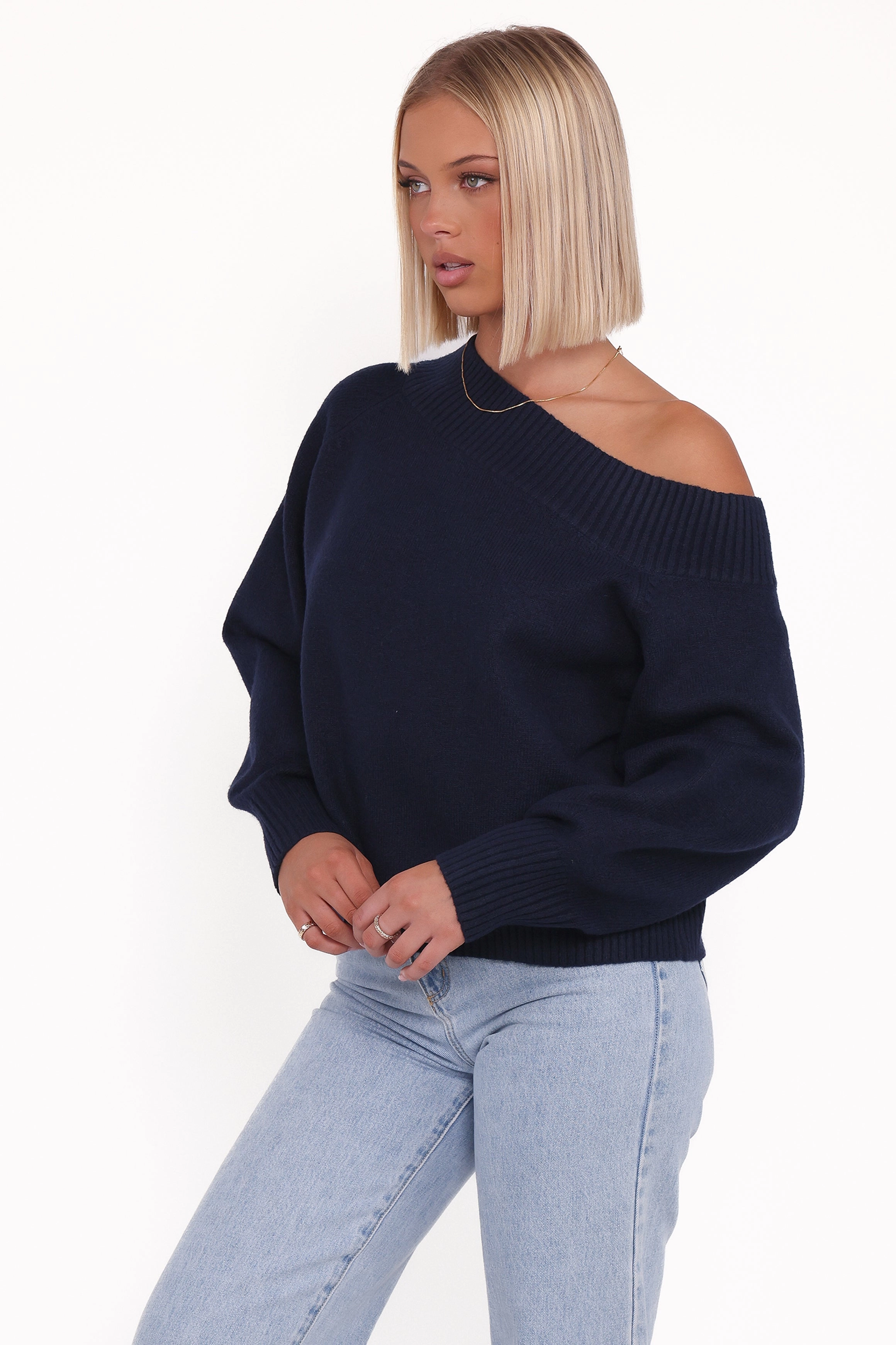 Lightweight insulation Ailis Off Shoulder Sweater - Navy