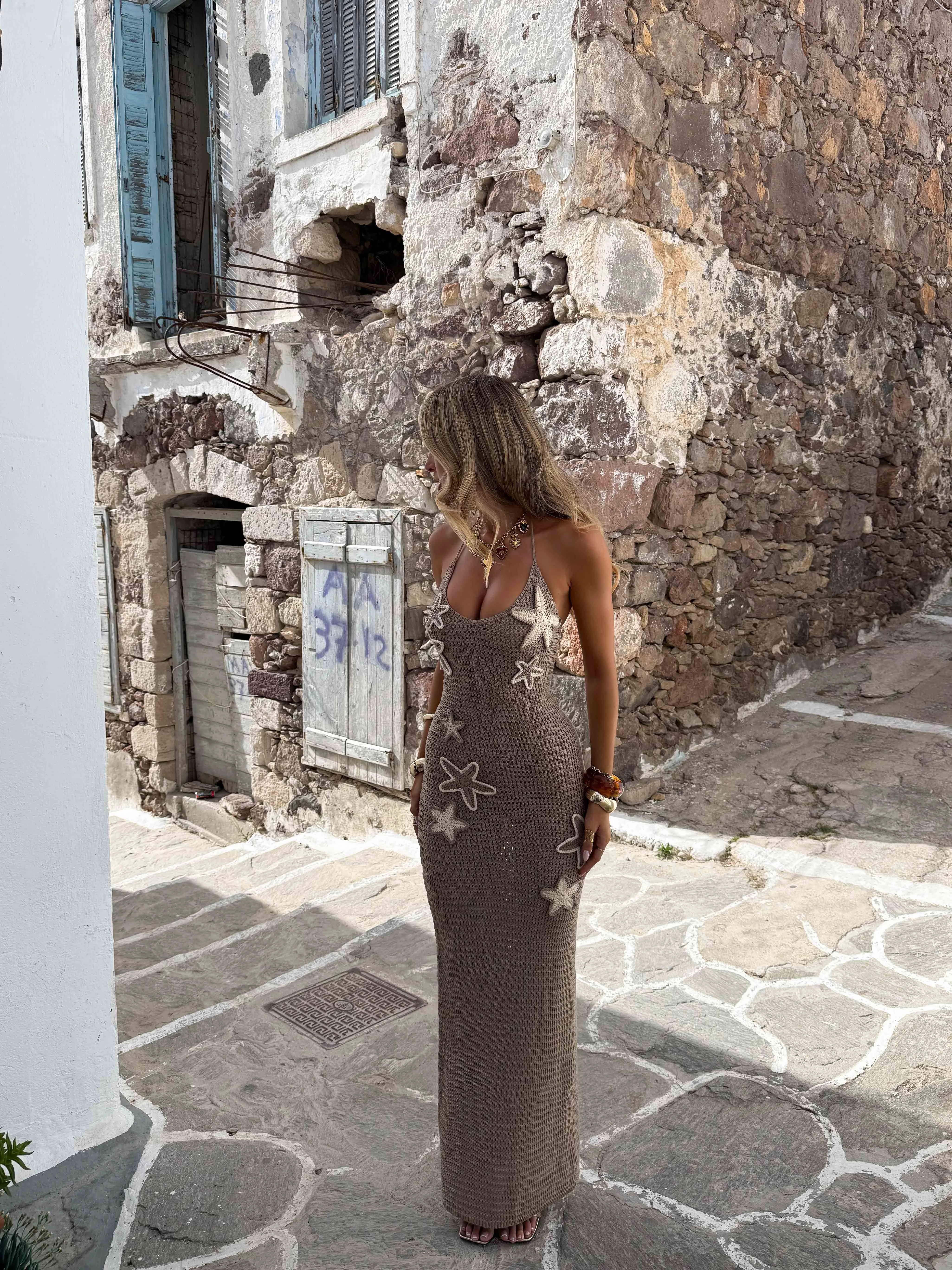 UMBRA MAXI DRESS TAN & WHITE Sophisticated Line Skin Glow