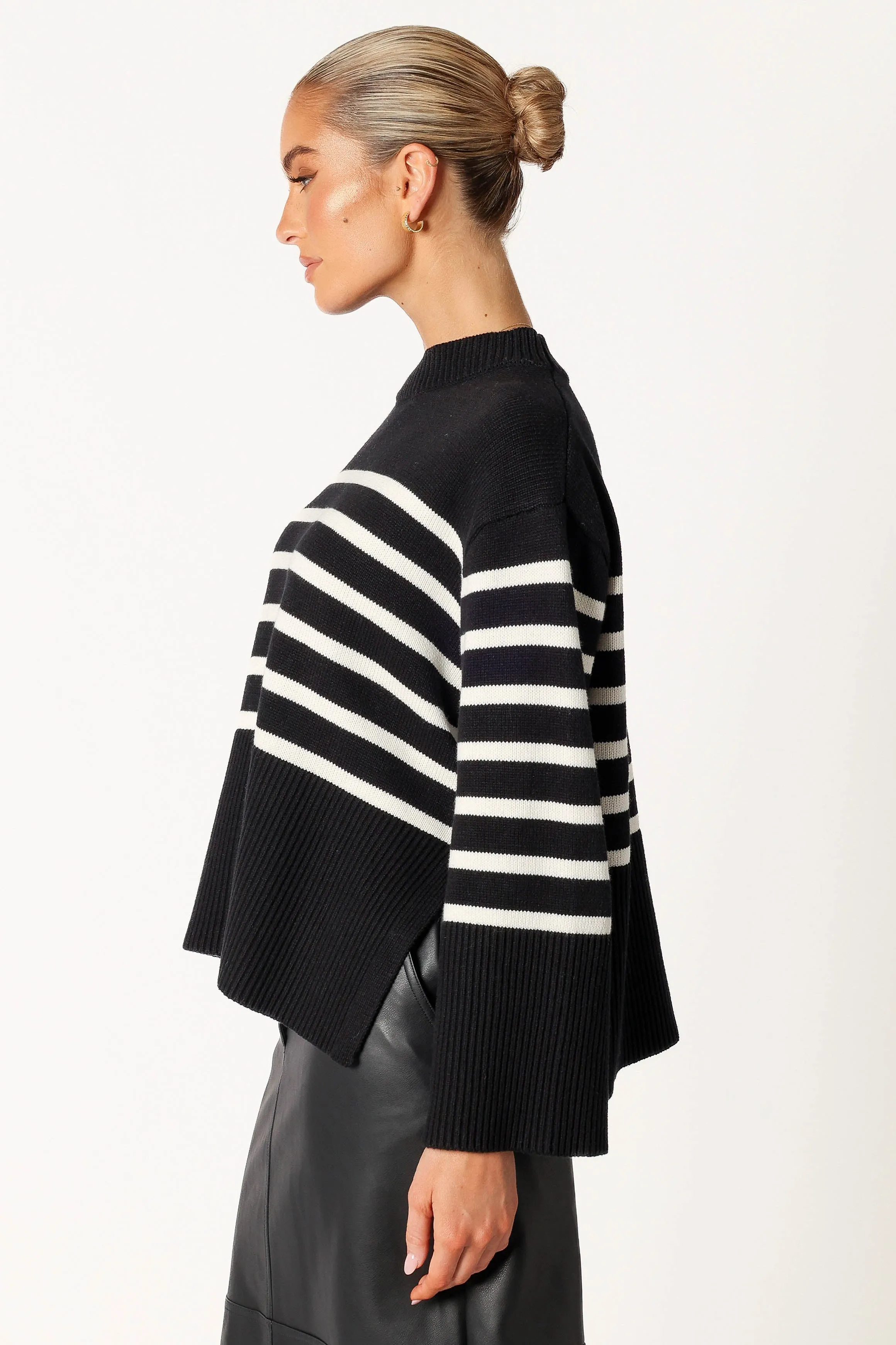 Avalynn Striped Knit Sweater - Black White Non Irritating Edging Minimal Shrinkage