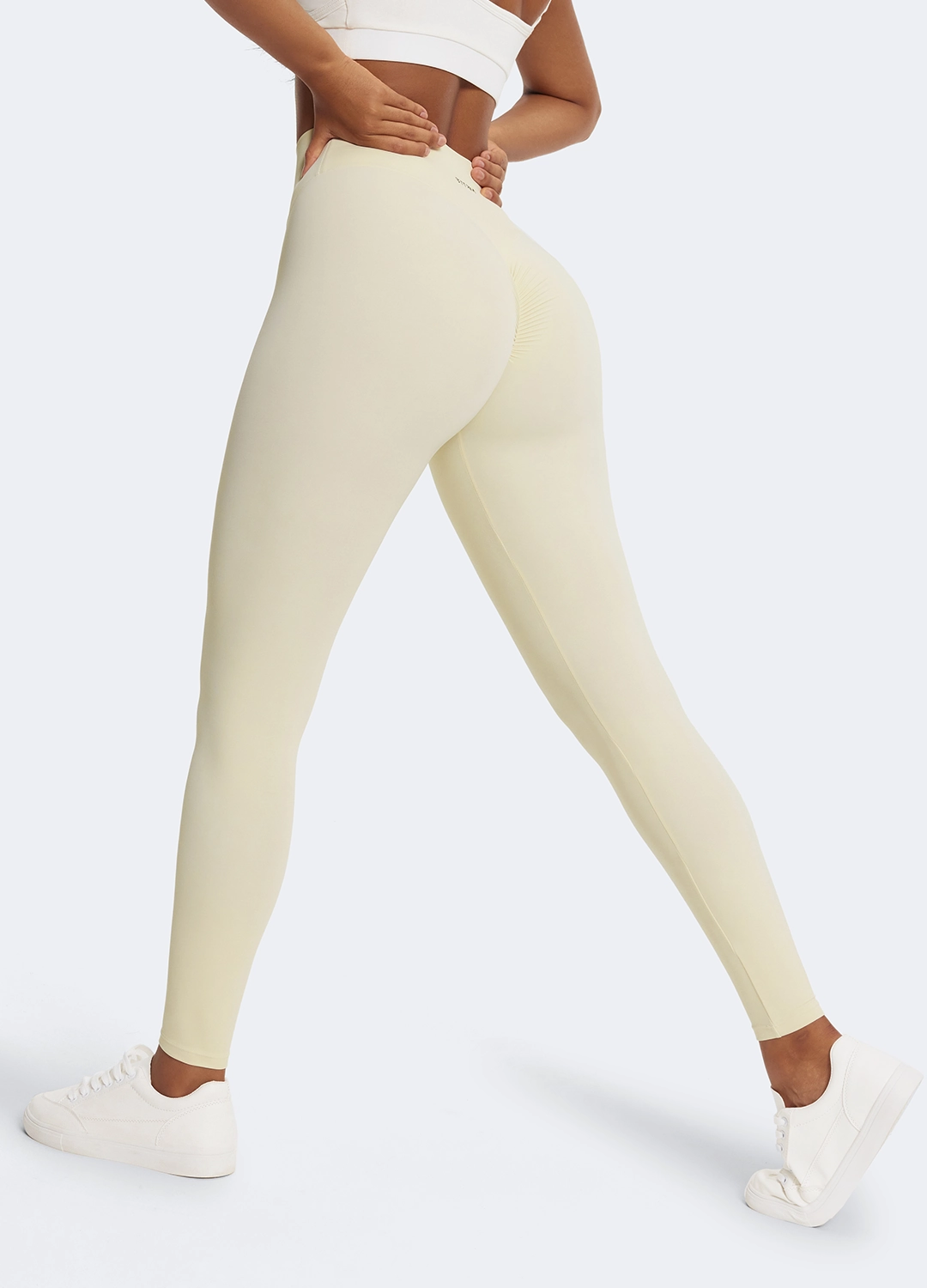 V-Seam Leggings with Push Up Sleek Comfort Wear