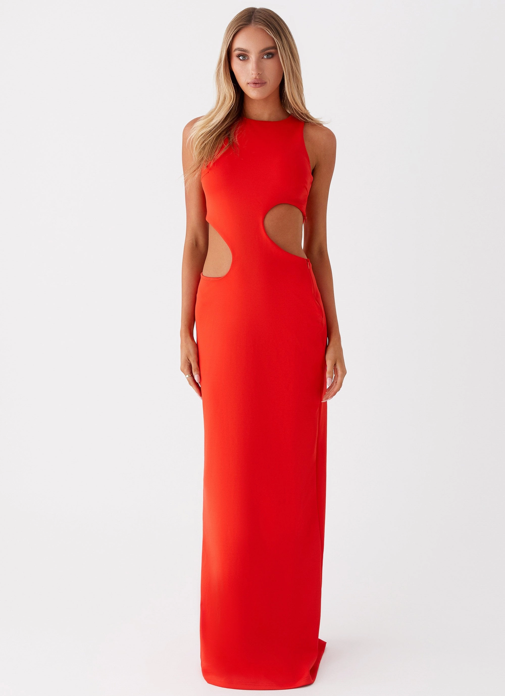 Vaeloria Maxi Dress - Red Subtle Glow Effortless Wear