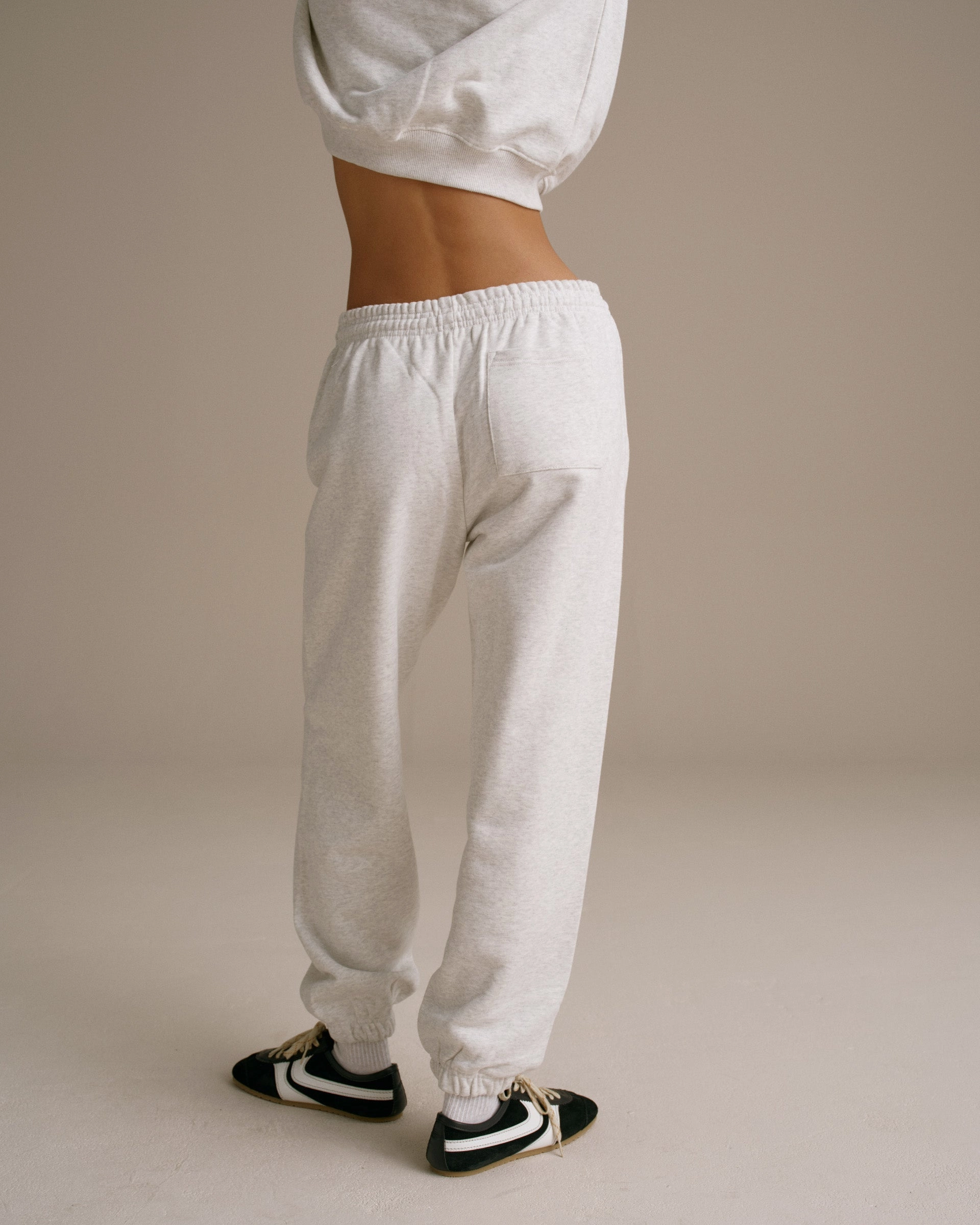 Casual Must-Have Varsity Sweatpants - Light Grey Melange/Black