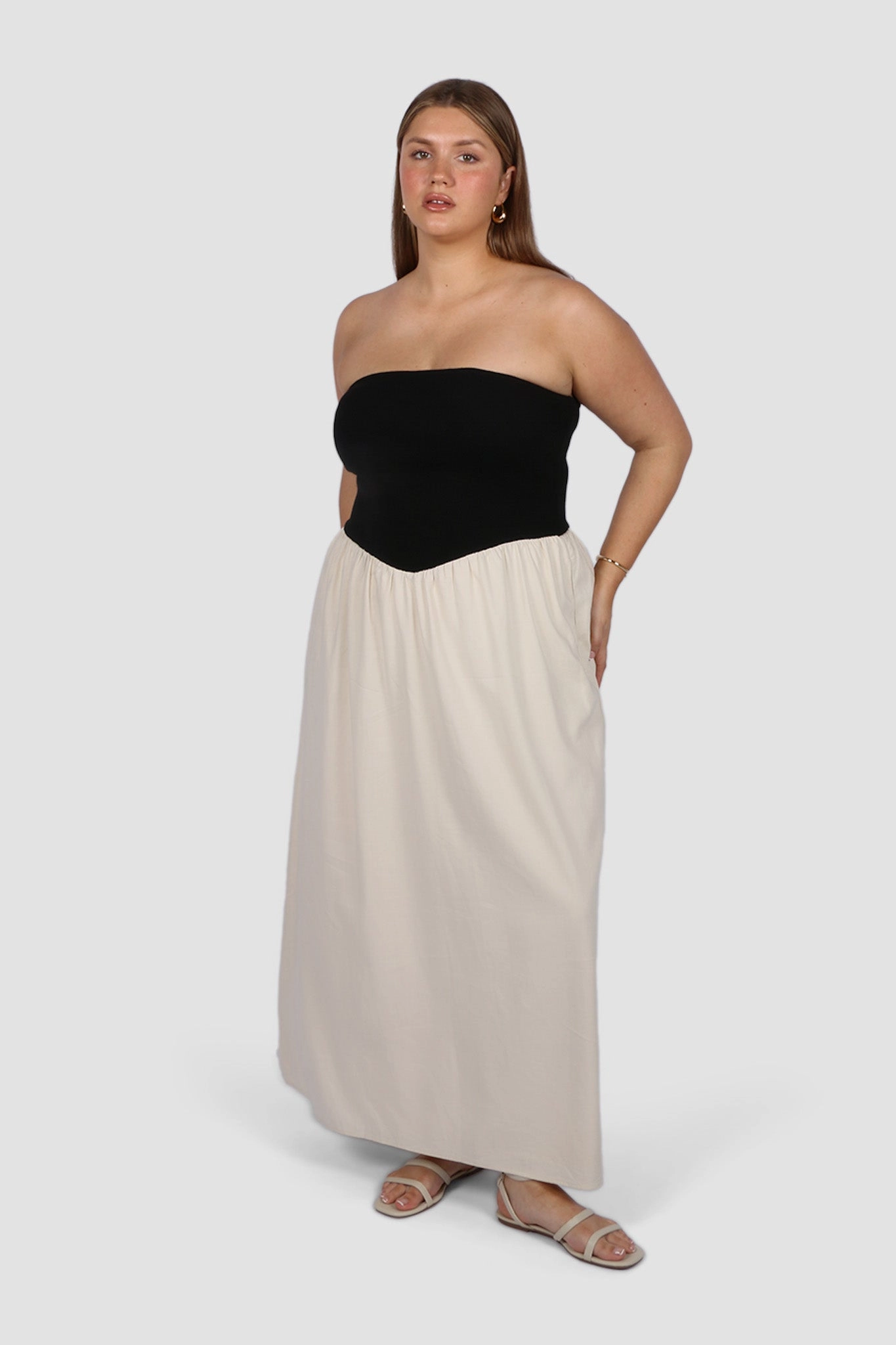 VELLA DRESS NEUTRAL/BLACK Simple Shape
