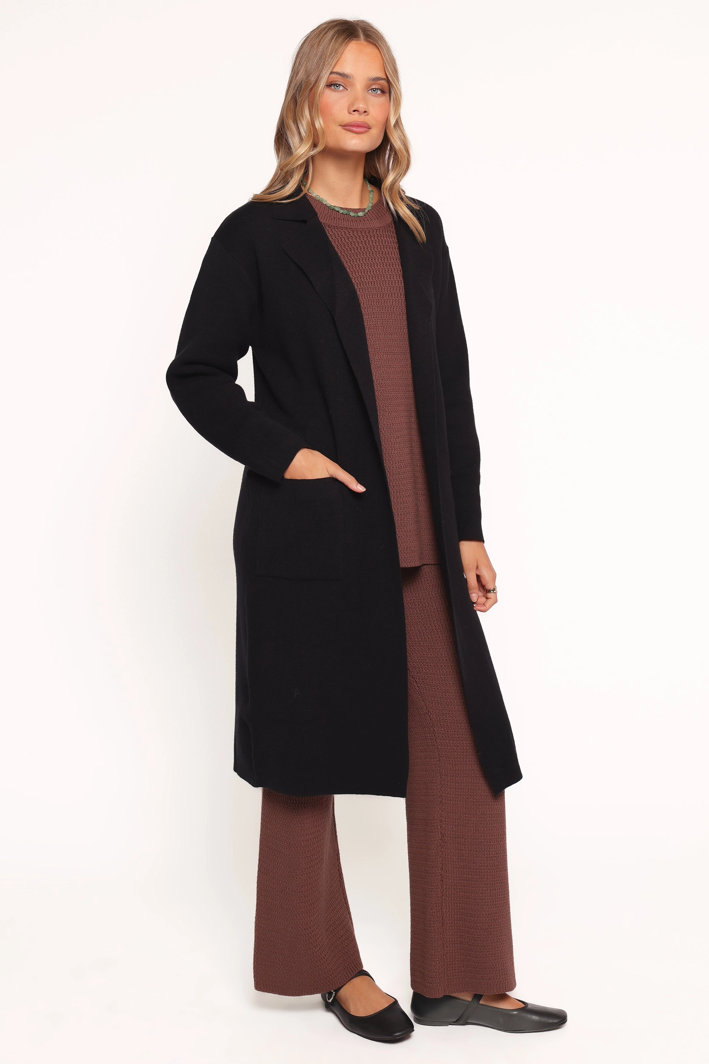 Venda Coatigan - Black LanolinFree Wool Processing No Stress