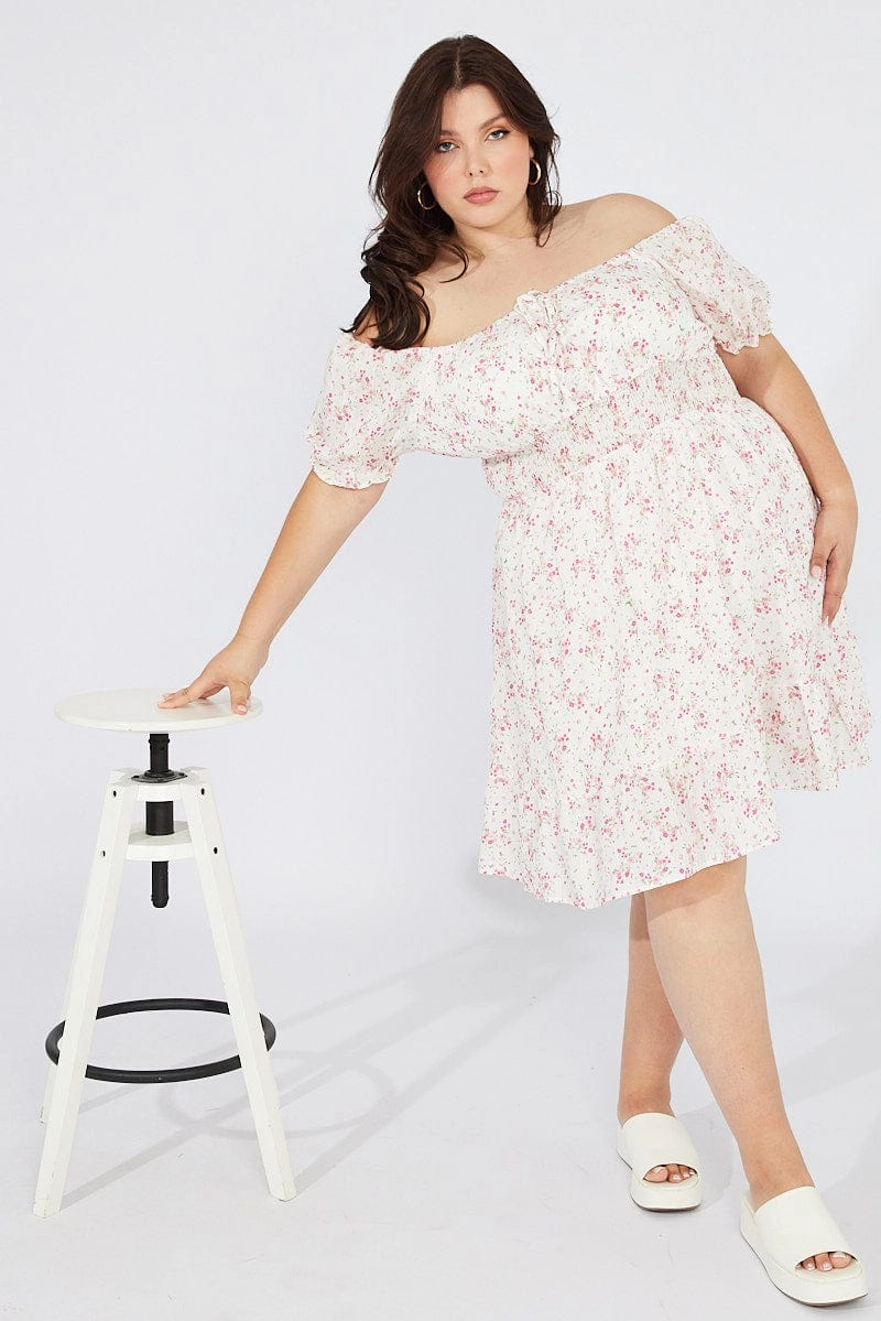 Editor??s-Pick White Floral Fit And Flare Dress Short Sleeve Ruched Bust