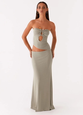 Wild Roses Maxi Dress - Sage Beauty Zone