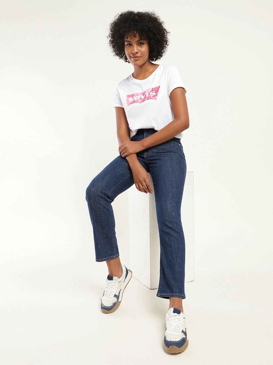 Women's 710 Blue Skinny Fit High Rise Jeans Clean Outfit