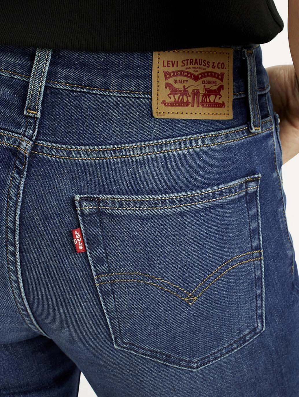 Women's 725 Dark Indigo Flared Fit High Rise Jeans Lifestyle Piece