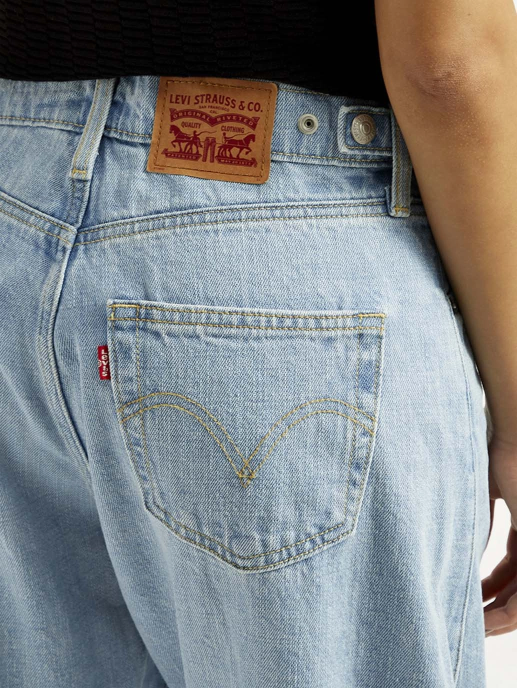 Iconic Outfit Women's Cinch Light Blue Barrel Loose Fit Mid Rise Jeans