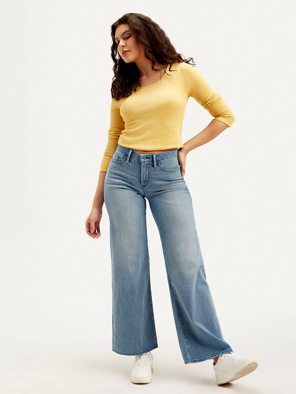 Yearlong Fit Anti Snag Thread Technology Women's Redloop 312 Blue Straight Fit Mid Rise Jeans