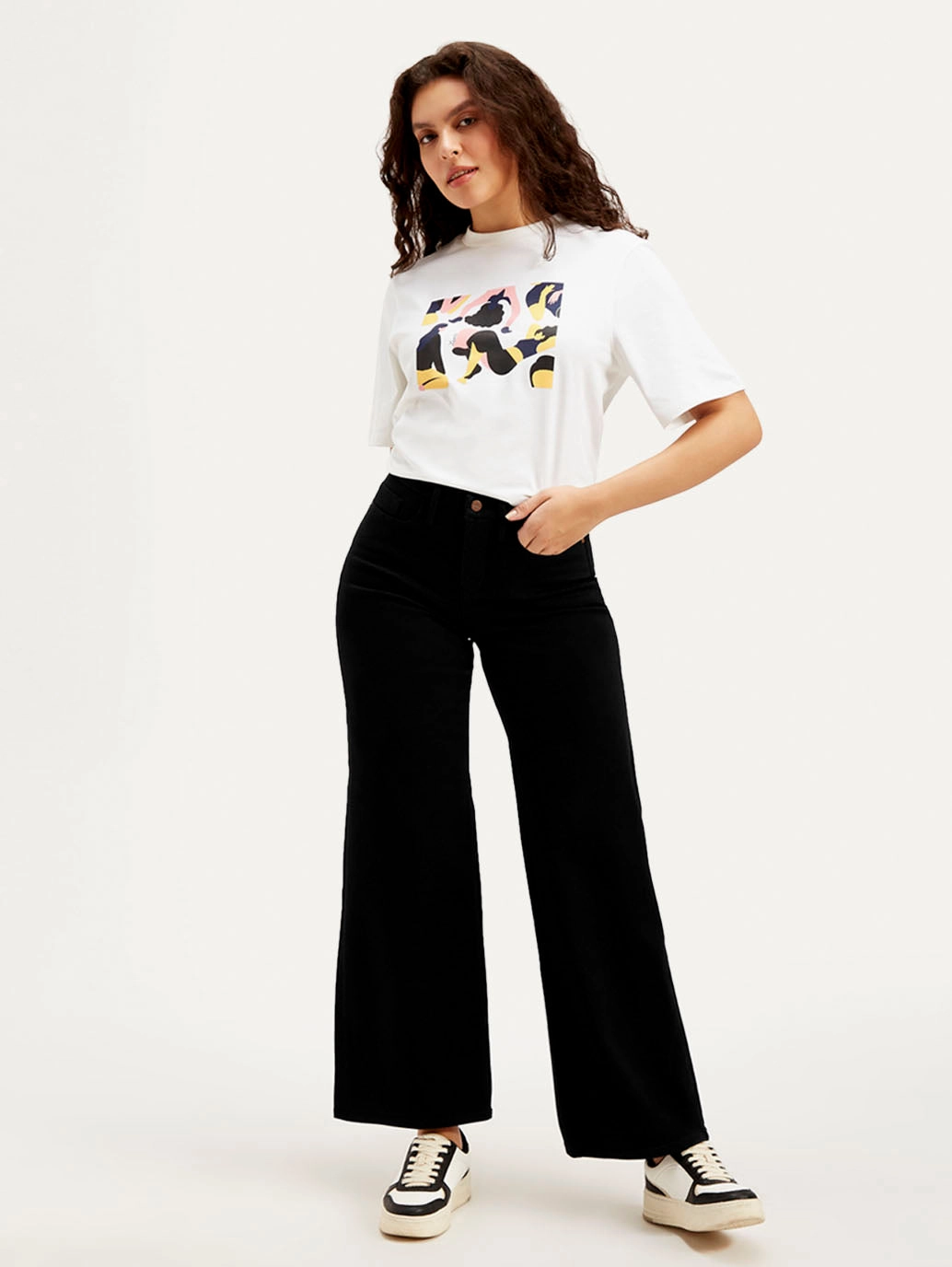 Trendy Sunny Vibes Women's Redloop 318 Black Flared Fit Mid Rise Jeans