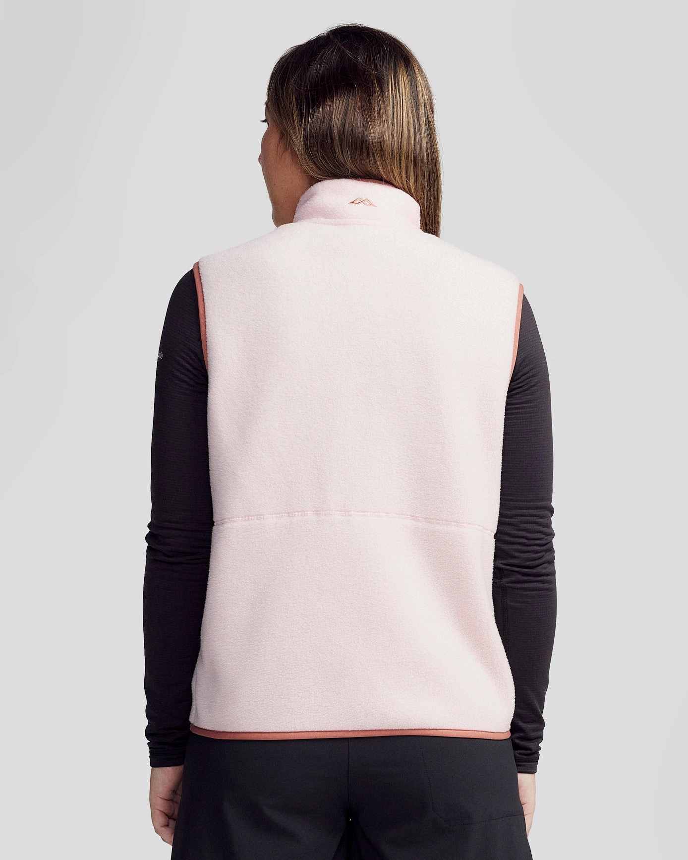 Women??s Trailhead Fleece Vest - Peachy Quick Access Closure Modern Fit
