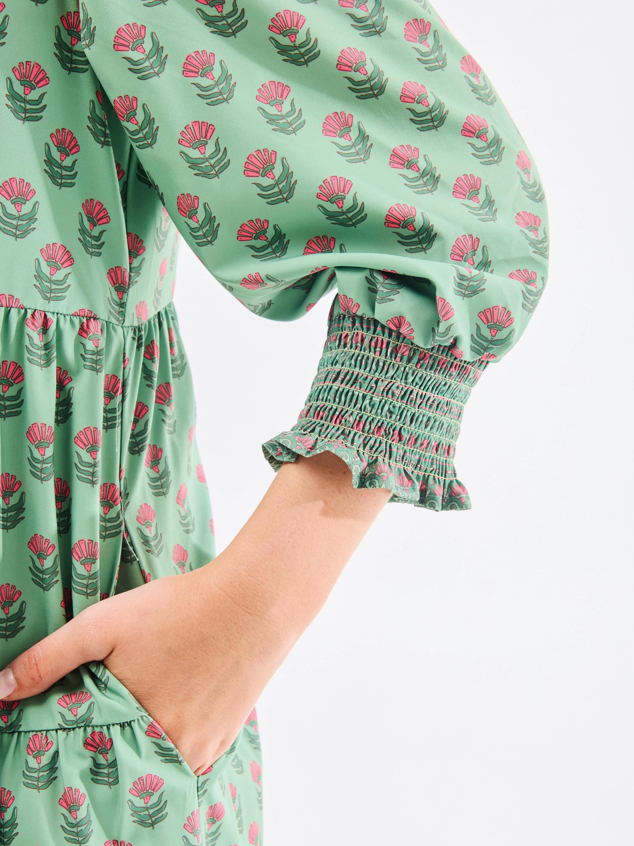 Soft and Relaxed Trend Glow Eleanor Dress | Floral Foulard Vineyard